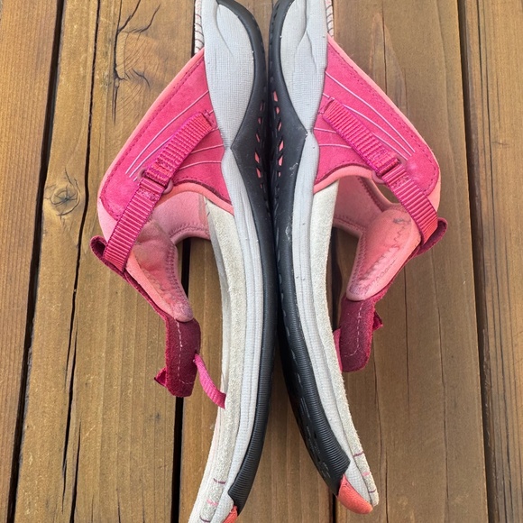 Merrell Pansy Persian Red Flip Flop Sandal - Picture 3 of 7